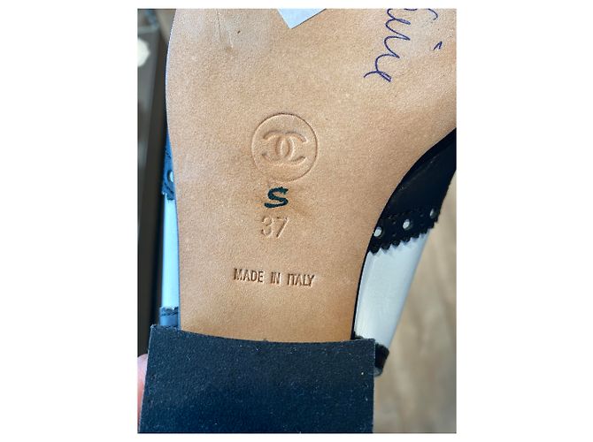 Chanel Schnürschuhe Schwarz Weiß - Ansicht 5