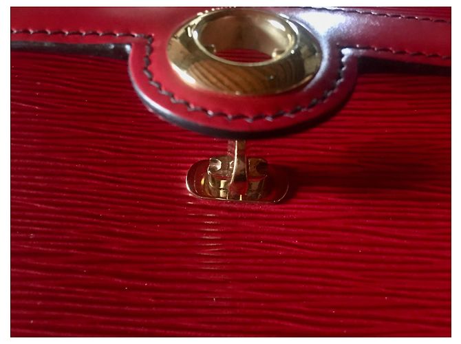 Louis Vuitton Arche Epi Rouge Borsa a tracolla in pelle rossa Rosso - vista 11