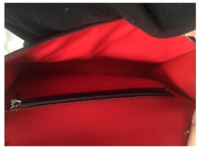 Louis Vuitton Arche Epi Rouge Borsa a tracolla in pelle rossa Rosso - vista 14