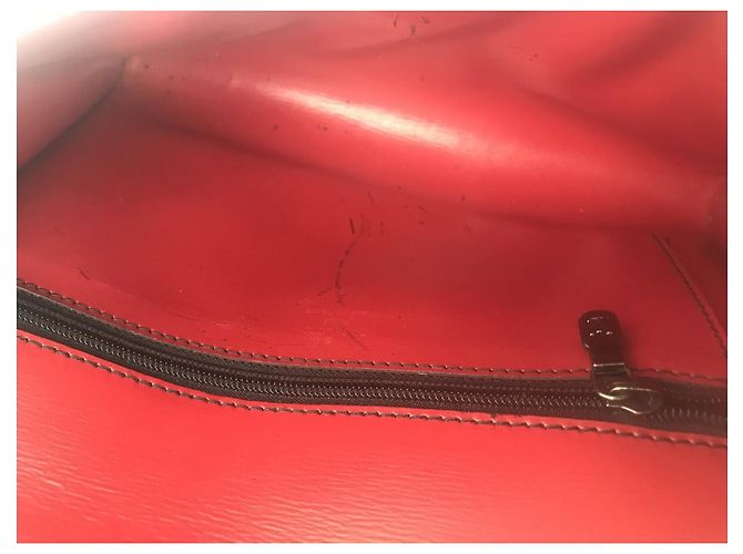 Louis Vuitton Arche Epi Rouge Borsa a tracolla in pelle rossa Rosso - vista 7