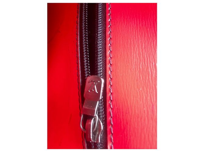 Louis Vuitton Arche Epi Rouge Borsa a tracolla in pelle rossa Rosso - vista 10