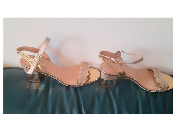 Guess Ledersandalen aus Lammleder Gold Größe 38 - Ansicht 2
