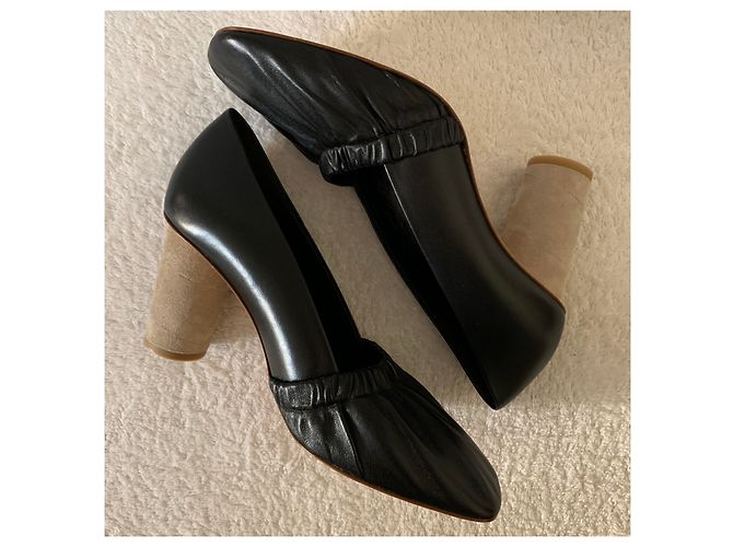Loewe Elastische schwarze Lederpumpe - Ansicht 10