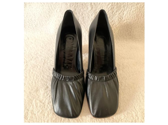 Loewe Elastische schwarze Lederpumpe - Ansicht 2
