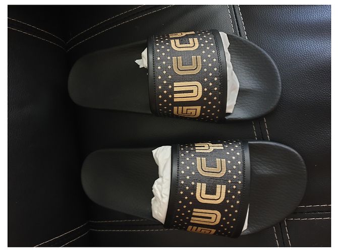 Sandali Tap Gucci Neri in Gomma Nero - vista 3