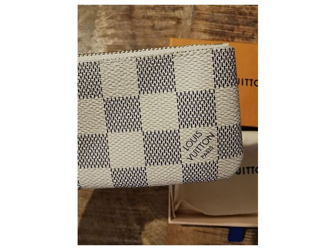 Louis Vuitton Pochette clés toile damier azur Beige - vista 5