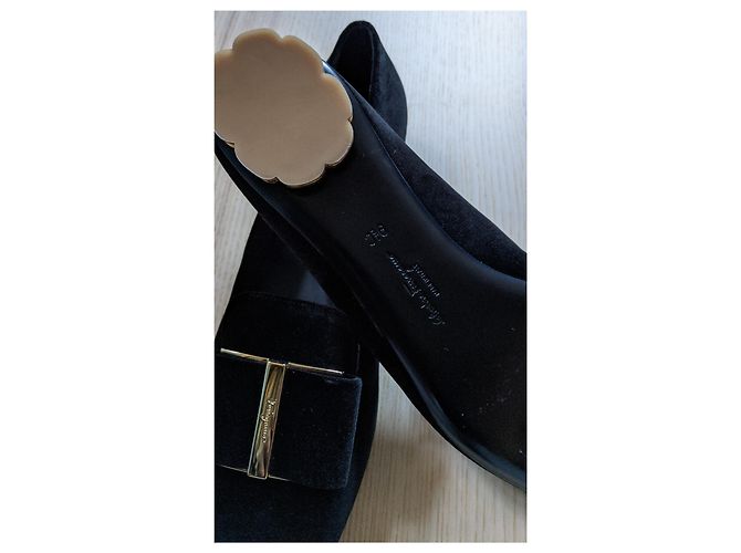 Ballerine Salvatore Ferragamo Sarno in velluto nero - vista 5