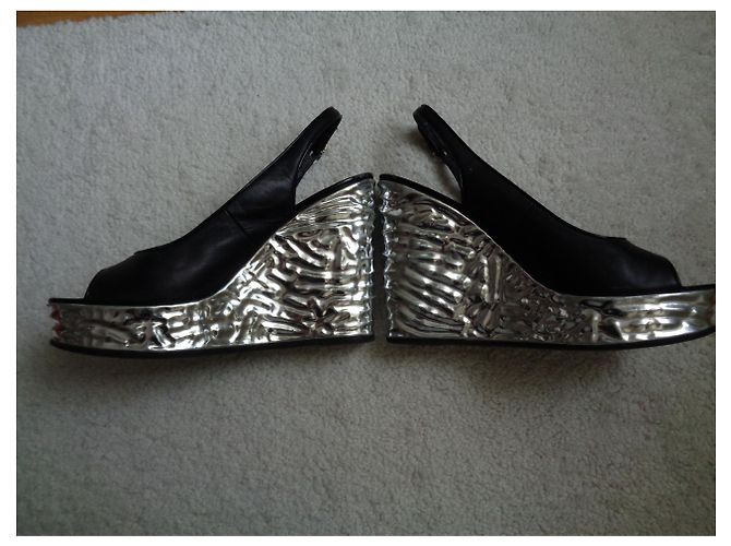 Sandali con zeppa Chanel in pelle nera 39 IT Nero - vista 4