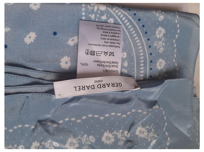 Gerard Darel Seidentuch Hellblau 80x80 - Ansicht 2