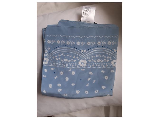 Gerard Darel Seidentuch Hellblau 80x80 - Ansicht 3