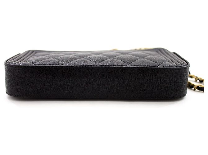 CHANEL Portafoglio Boy con caviale nero su catena WOC con tracolla con zip - vista 4
