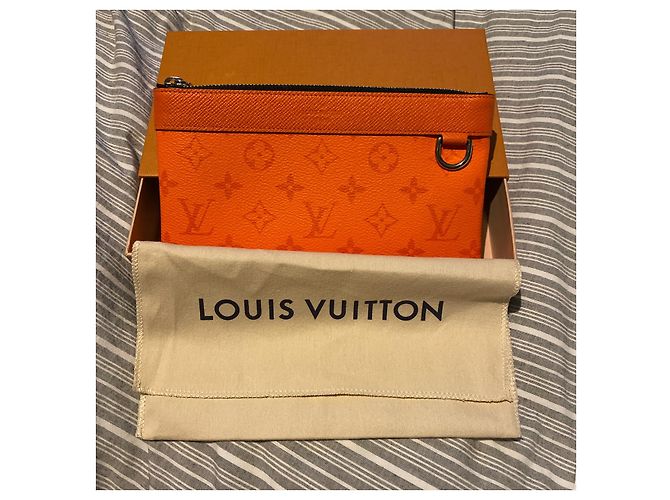 Slender Louis Vuitton Pochette Discovery Laranja de Couro - vista 2