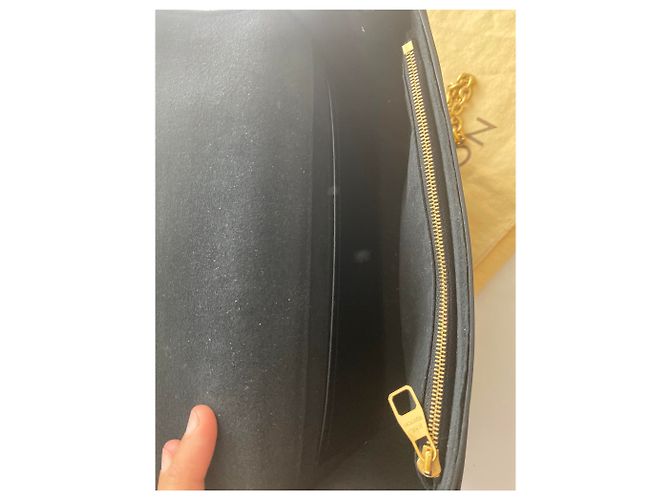 Borsa a mano Louis Vuitton Louisa in pelle nera Nero - vista 4