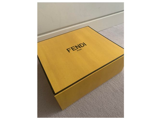 Fendi Micro Peekaboo - vista 10