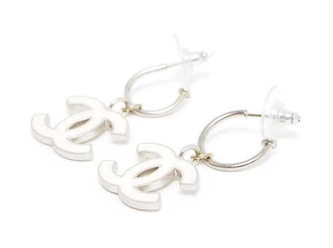 Chanel OFF WHITE SILVER CC WÄHREND DER HOOPS Silber - Ansicht 2