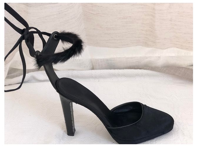 Décolleté Gucci Nere in Velluto Pelle Esotica e Visone Nero - vista 2