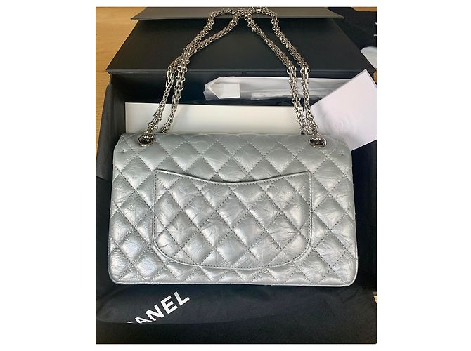 Chanel Reissue 2.55 Dimensioni pelle di vitello invecchiata 226 Metallico - vista 2