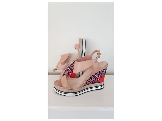 Sandali con zeppa Nicholas Kirkwood in pelle beige - vista 9