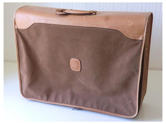 Ensemble collector de chez pierre Cardin Caramel - vue 2