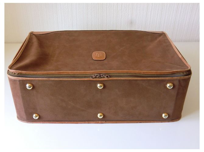 Ensemble collector de chez pierre Cardin Caramel - vue 4