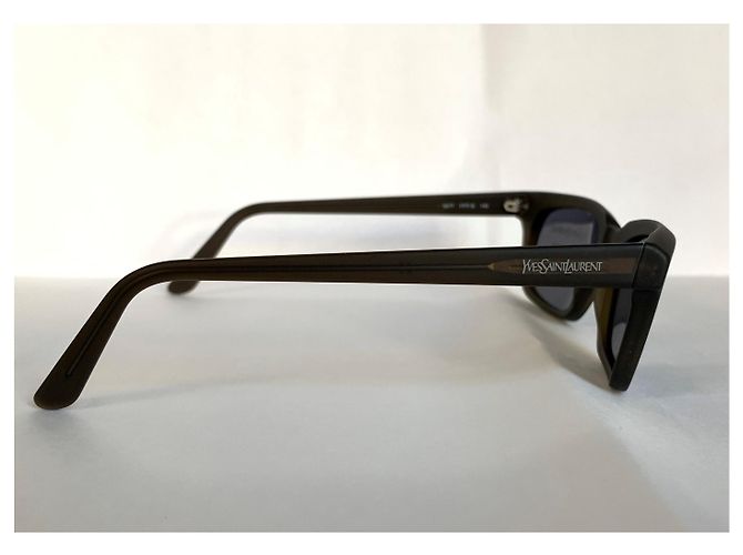 Yves Saint Laurent Rétro '80s gafas de sol - vista 2