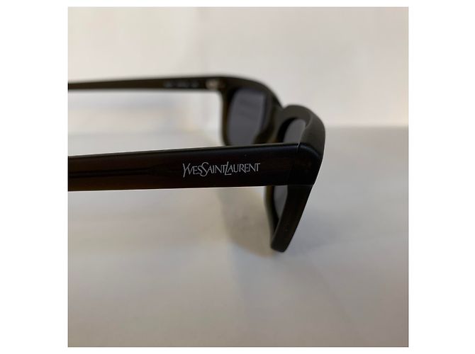 Yves Saint Laurent Rétro '80s gafas de sol - vista 3