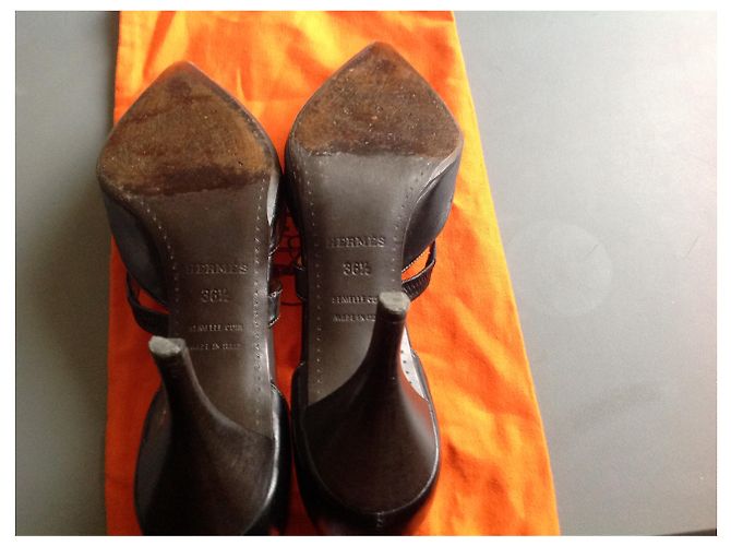 Hermès Pumps aus Lammfell Braun 7cm Absatz Dunkelbraun - Ansicht 2