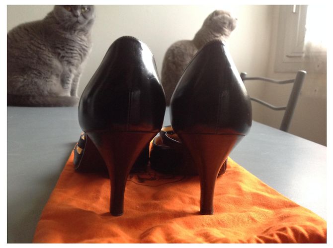Hermès Pumps aus Lammfell Braun 7cm Absatz Dunkelbraun - Ansicht 5