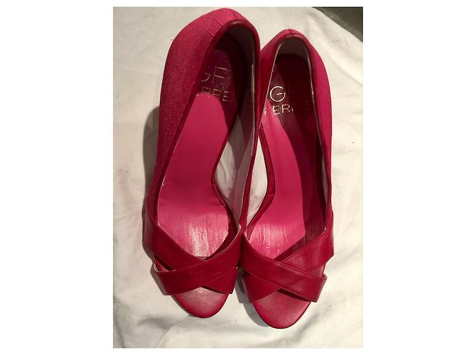 Gianfranco Ferré Rosa Peeptoe-Pumps aus Leder und Stoff Pink - Ansicht 6