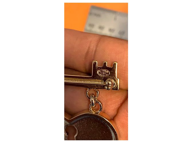 Spilla Chanel Cuore e Chiave Oro Gold hardware - vista 3