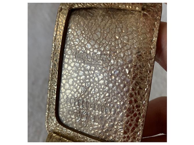 Yves Saint Laurent Etiqueta de viaje de cuero dorado - vista 4