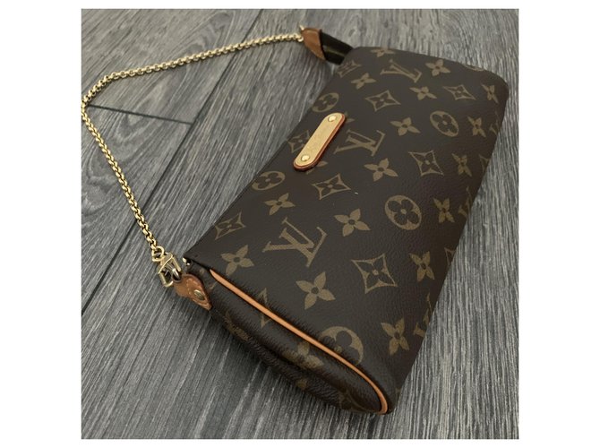 Louis Vuitton Pochette Eva Marrone - vista 5