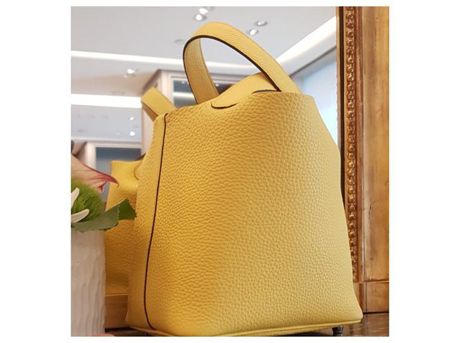 Hermès Picotin Lock 18 Amarillo - vista 10