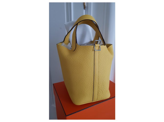 Hermès Picotin Lock 18 Amarillo - vista 3
