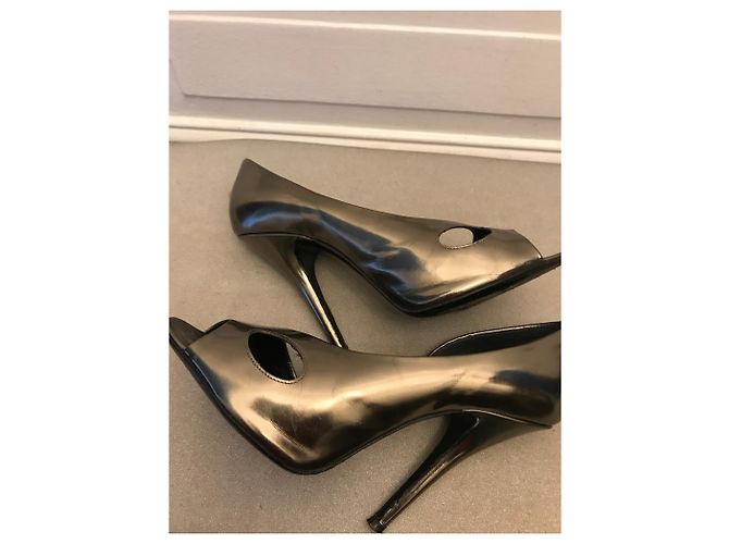 Zapatos de tacón Givenchy de cuero bronce punta abierta - vista 11