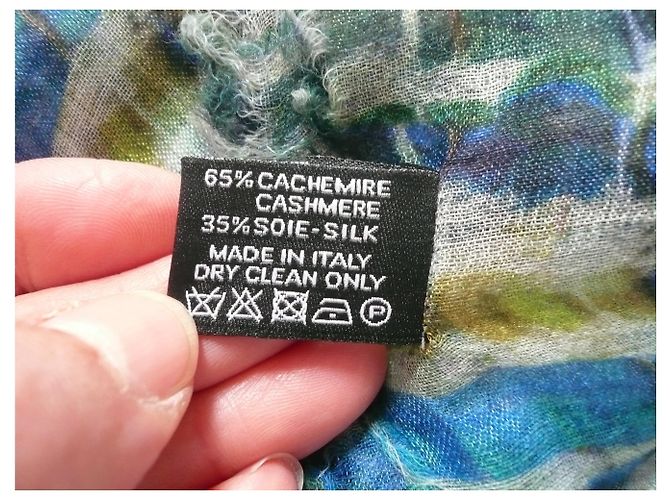 CHANEL Sotto enorme stola in cashmere e seta Multicolore - vista 11