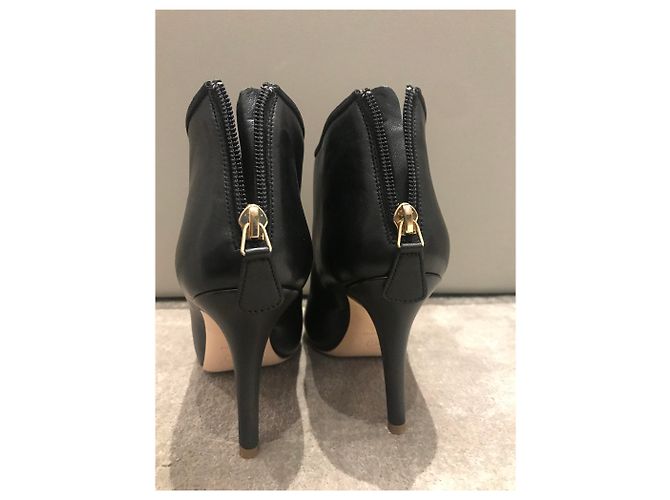 Stivaletti Chanel in pelle nera Nero - vista 3