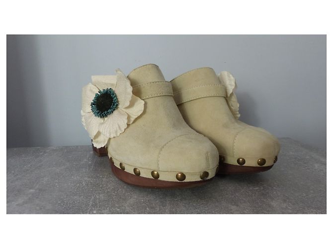 Chanel Mulas Cru - vista 2