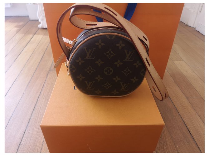 Louis Vuitton Soft Hat Box Pm Monogram Marrone scuro - vista 4