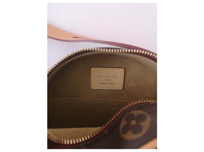 Louis Vuitton Soft Hat Box Pm Monogram Marrone scuro - vista 6