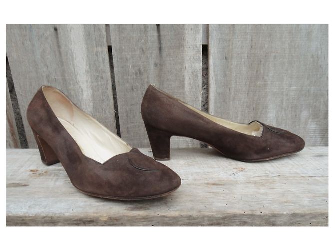 Pompe vintage Salvatore Ferragamo p 38,5 Marrone scuro - vista 2