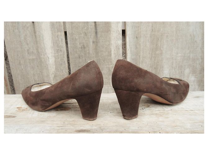 Pompe vintage Salvatore Ferragamo p 38,5 Marrone scuro - vista 4