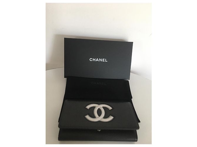 Trendy CC Chanel Large wallet with snap button Black Silvery - view 4