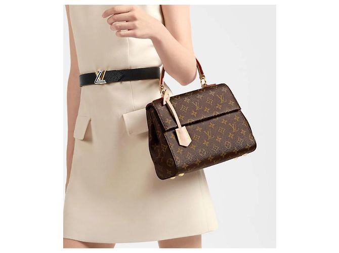 Borsa Louis Vuitton CLUNY BB Rosa in Vernice - vista 2
