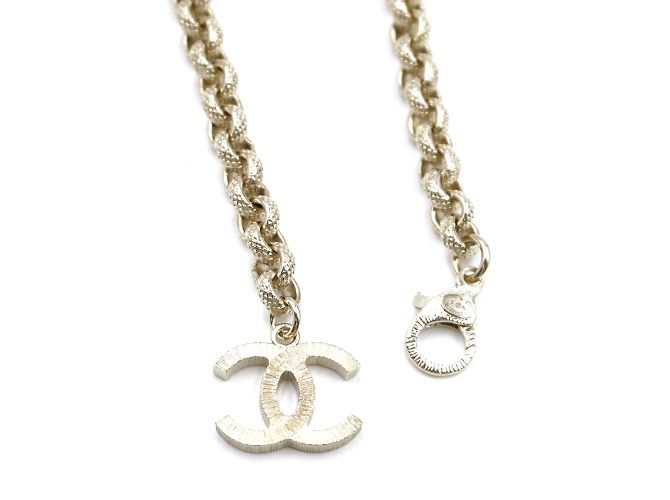 Collar Chanel Gold CC con cristales deletreados Dorado - vista 10