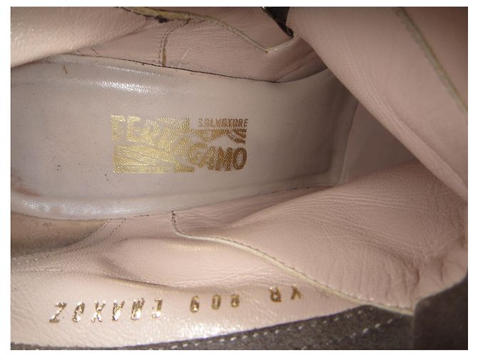 Botas Salvatore Ferragamo p 39,5 Negro Beige - vista 2