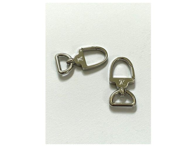 Louis Vuitton 2 MOSCHETTONI MOUSQUETON TONO ARGENTO Silver hardware - vista 2