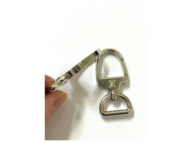 Louis Vuitton 2 MOSCHETTONI MOUSQUETON TONO ARGENTO Silver hardware - vista 7