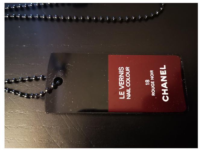 Collana Chanel fantasia nera e rossa in plastica Nero Rosso - vista 3
