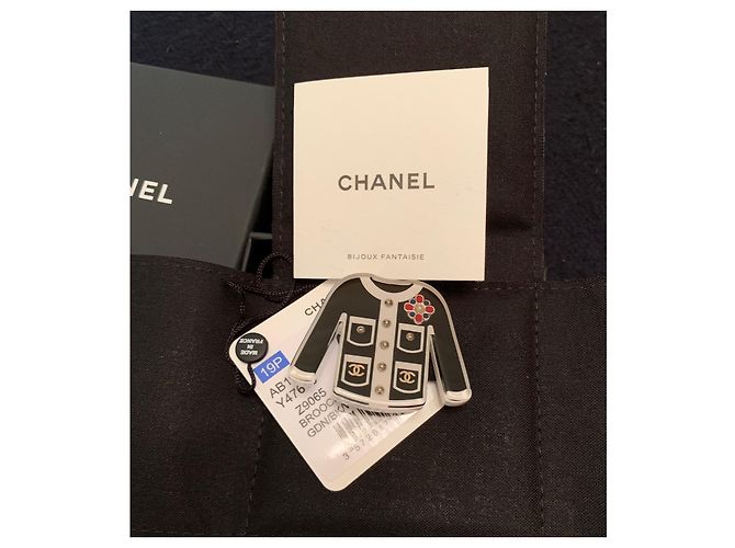 Spilla per spilla classica in resina nera / bianca Chanel Nero - vista 10